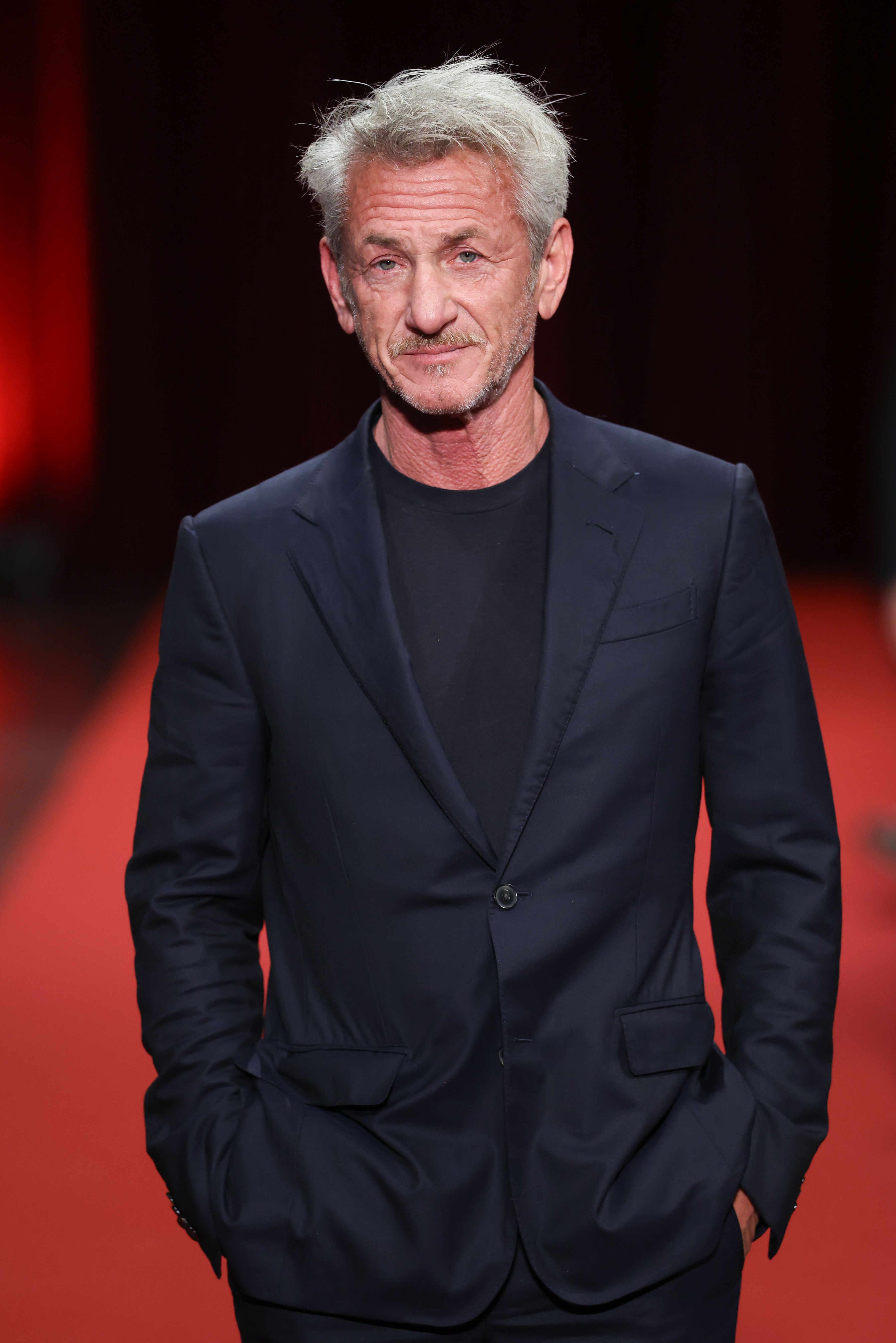 アカデミー賞欠席のショーン・ペン、ウクライナでゼレンスキー大統領と面会