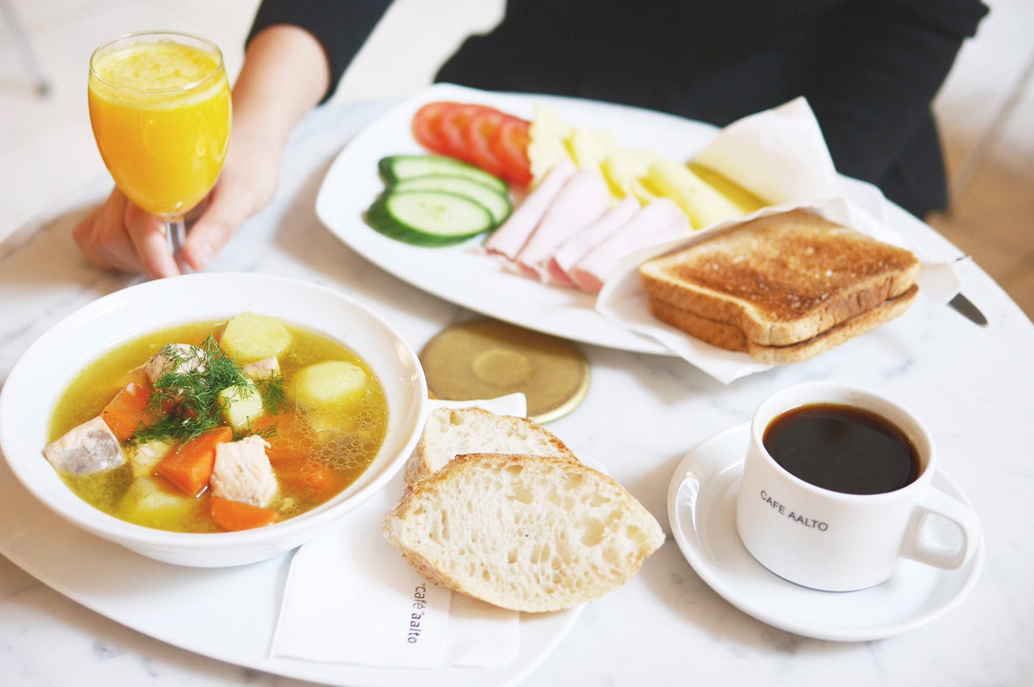 「カフェ・アアルト」フィンランド発“書店カフェ”京都にオープン