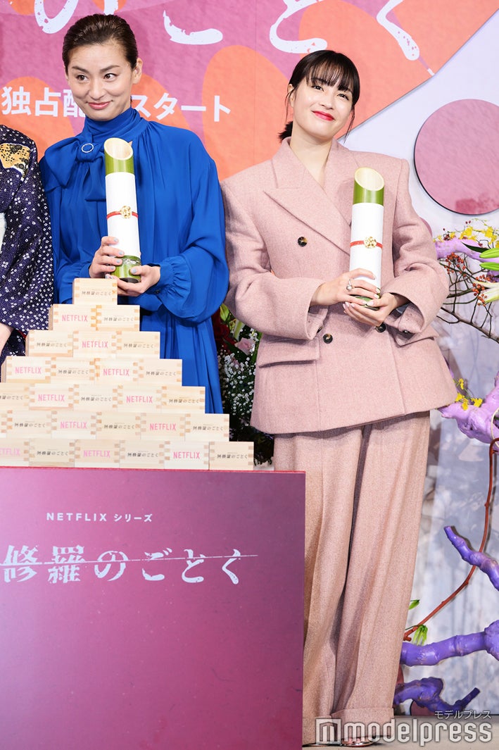 尾野真千子、広瀬すず（C）モデルプレス