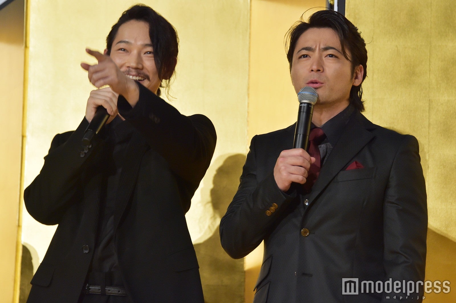 綾野剛、山田孝之（C）モデルプレス