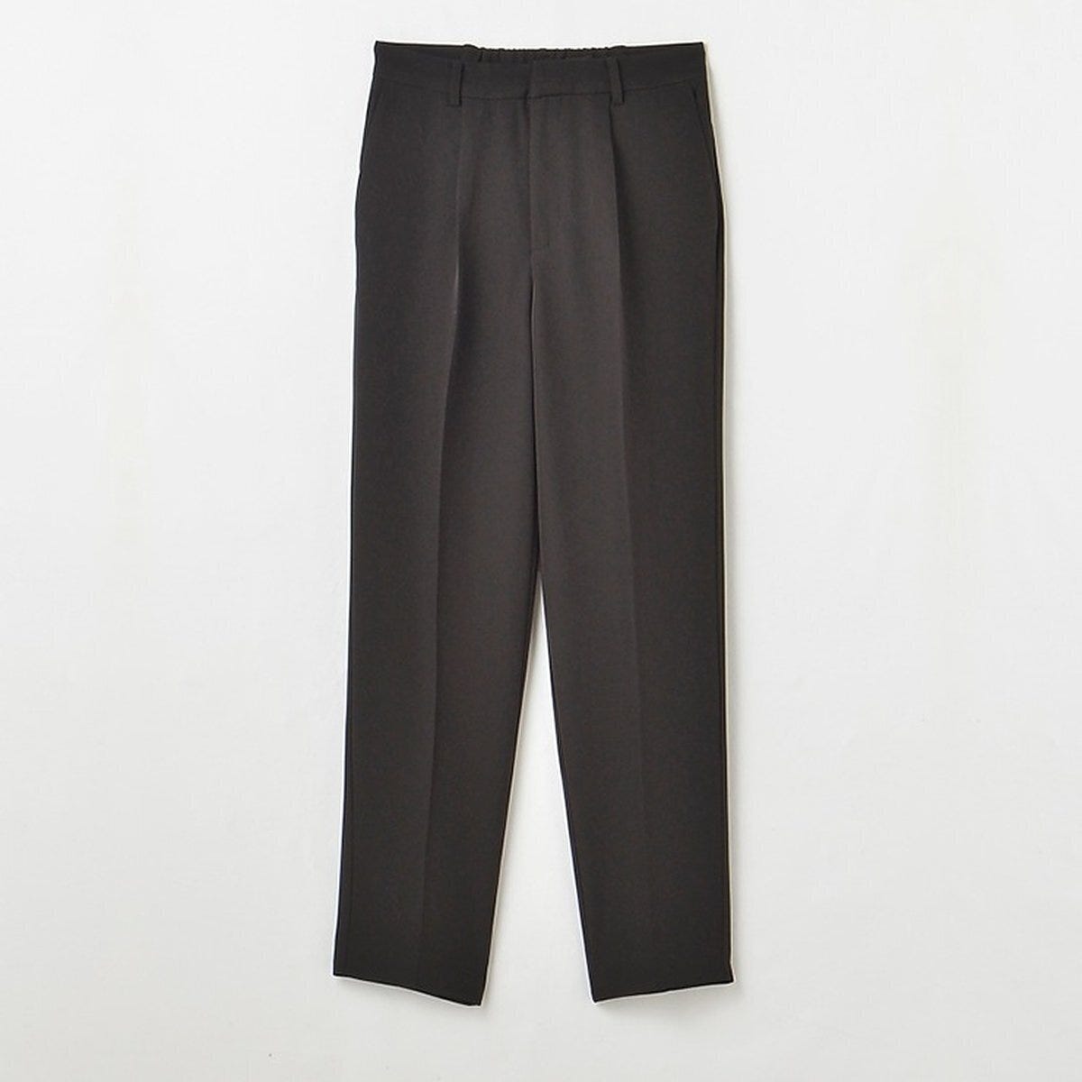 しまむらのテーパードパンツ（どこでもっと！）