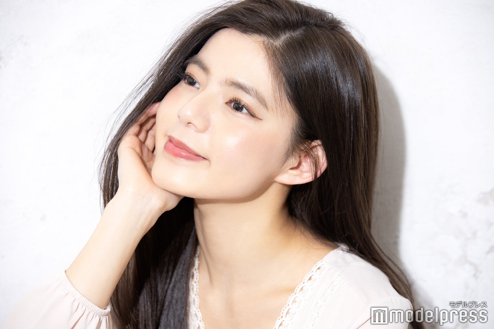 美白ケアをコツコツと続けて（C）モデルプレス