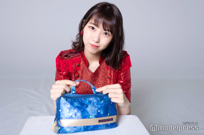 熊崎晴香のメイクポーチ公開! (C)モデルプレス