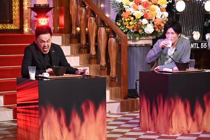 有田哲平、田中圭 (C)日本テレビ