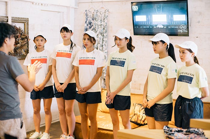 (左から)坪井ミサト、アンジェラ芽衣、チャベス愛、蜂谷晏海、玖瑠実、加藤ナナ/『TOKYO GIRLS RUN ~Season2019-2020~』8月公式練習会の様子(提供写真)
