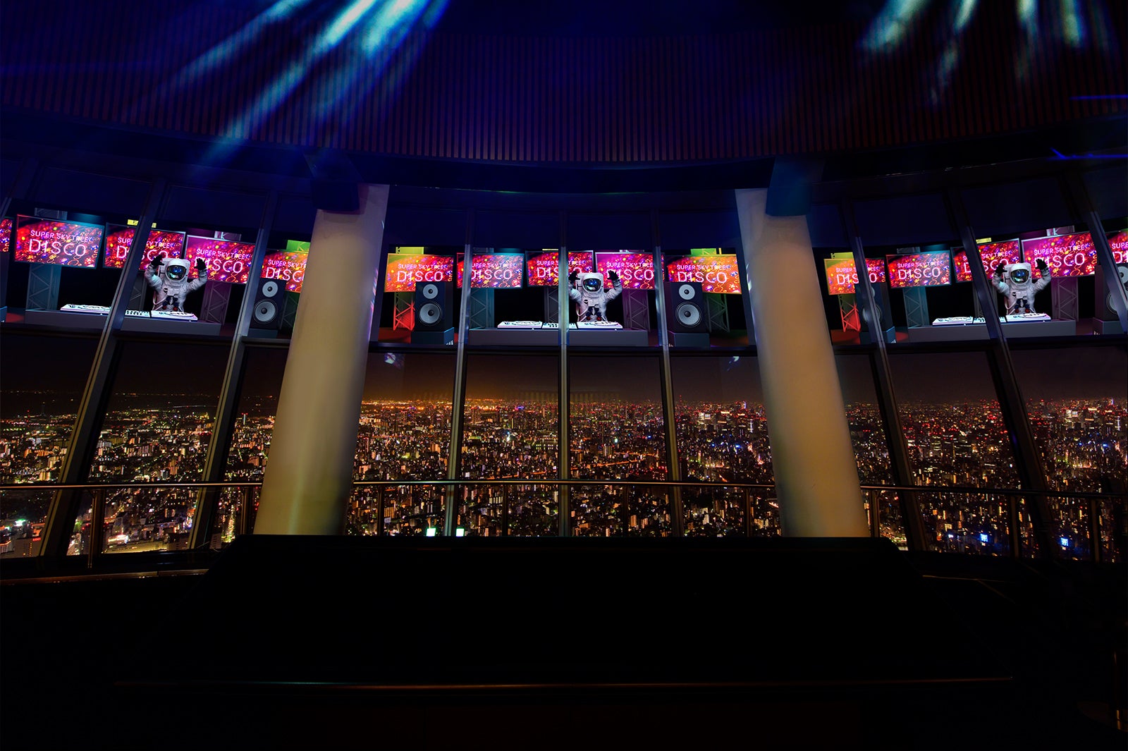 ディスコティックなSKYTREE ROUND THEATER（R）（C）TOKYO-SKYTREE