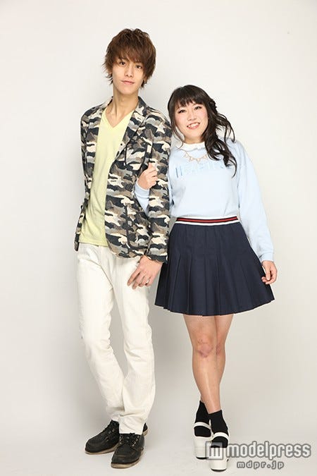 屋久島の女子高生とカップル撮影を行った北村エレン/画像提供:スマホマガジンMiRu