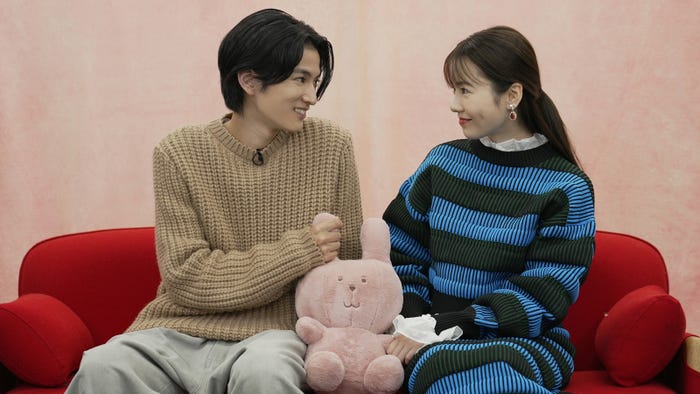 渡邊圭祐、島崎遥香(C)『私のシてくれないフェロモン彼氏』製作委員会