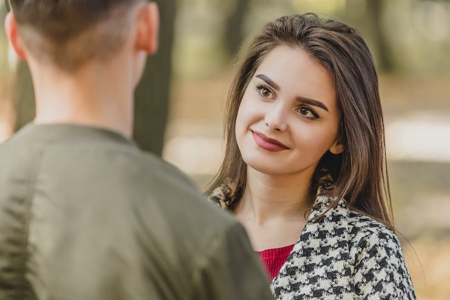 大好きが止まらない 男性が必死で 追いかけたくなる女性 の特徴５つ モデルプレス