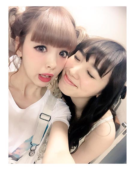藤田ニコル 飯豊まりえ 元 Nicola コンビのお茶目な2ショットに反響 モデルプレス 藤田ニコル 飯豊まりえ 元 Nicola コンビのお茶目な2ショットに反響 モデルプレス