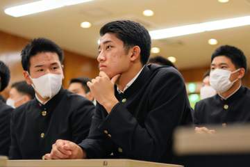 米球界挑戦の織田翔希 巨人がサプライズの強行指名 会場が「えーっ！？」どよめく 甲子園を沸かせた最速157キロ右腕