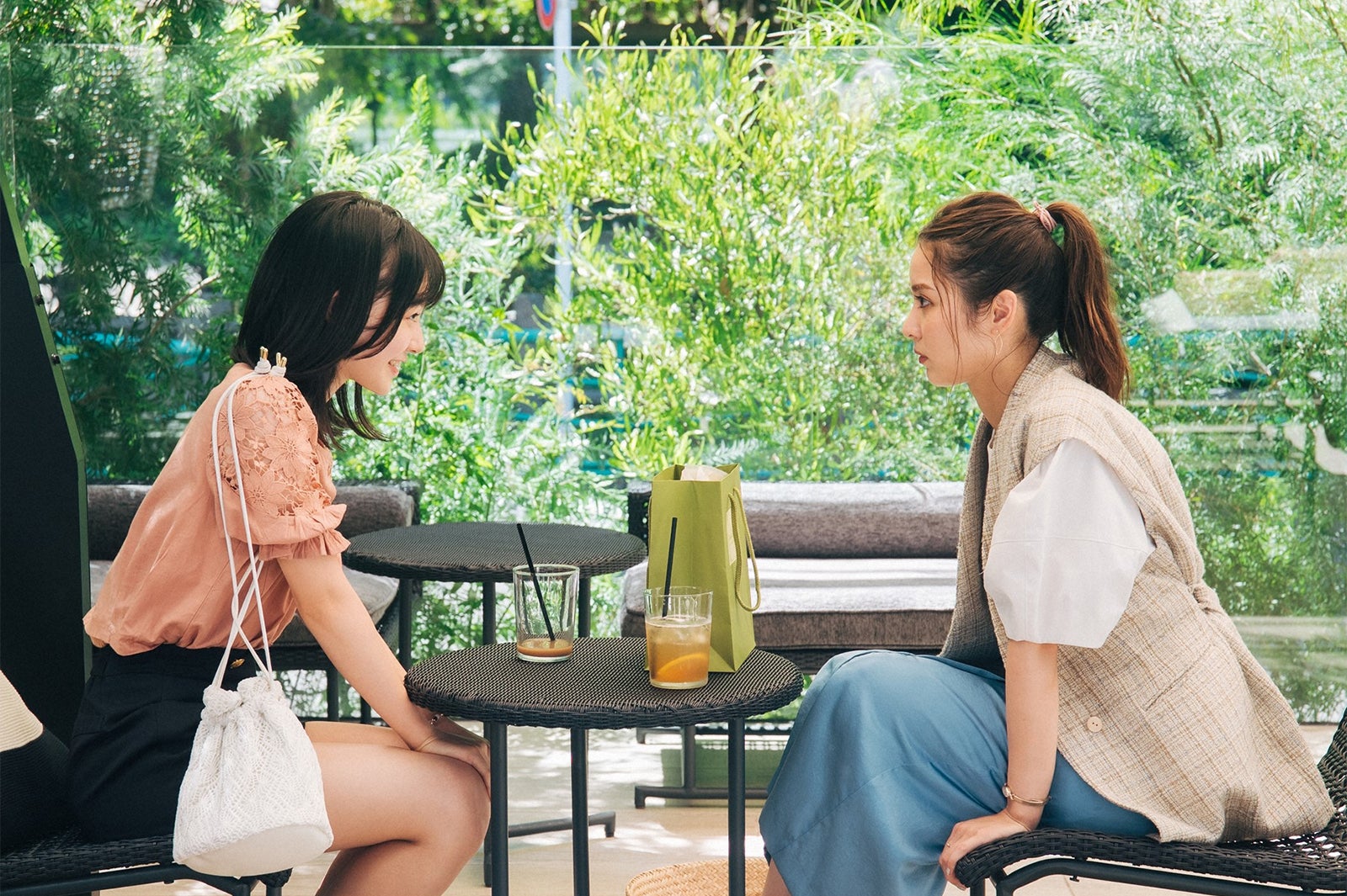 武山瑠香、石川恋／「ユニコーンに乗って」第7話より（C）TBS