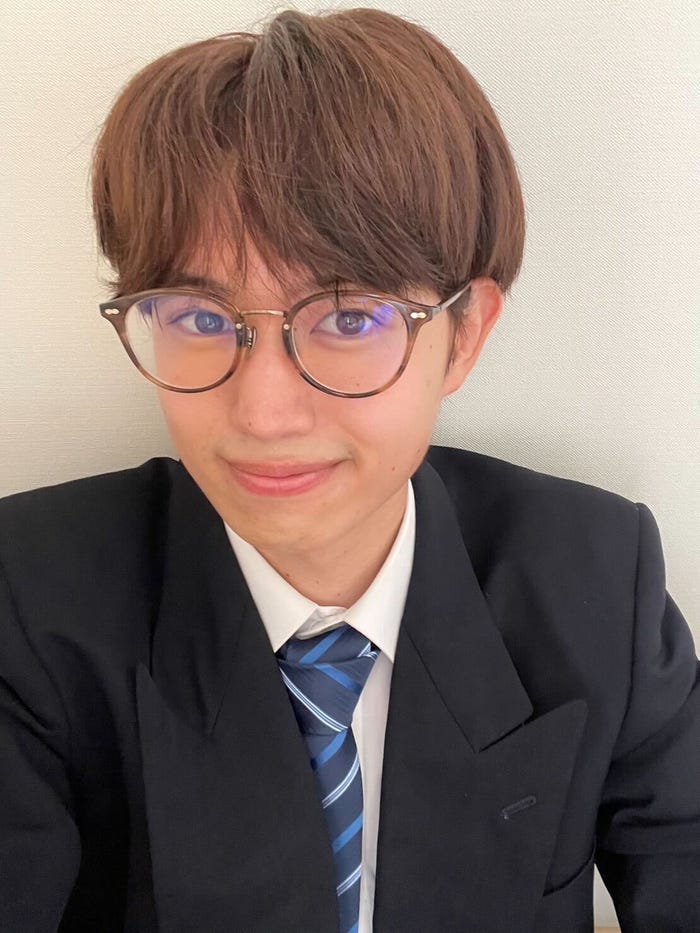 石田侑也「最近、アレにハマっています!!」(提供写真)