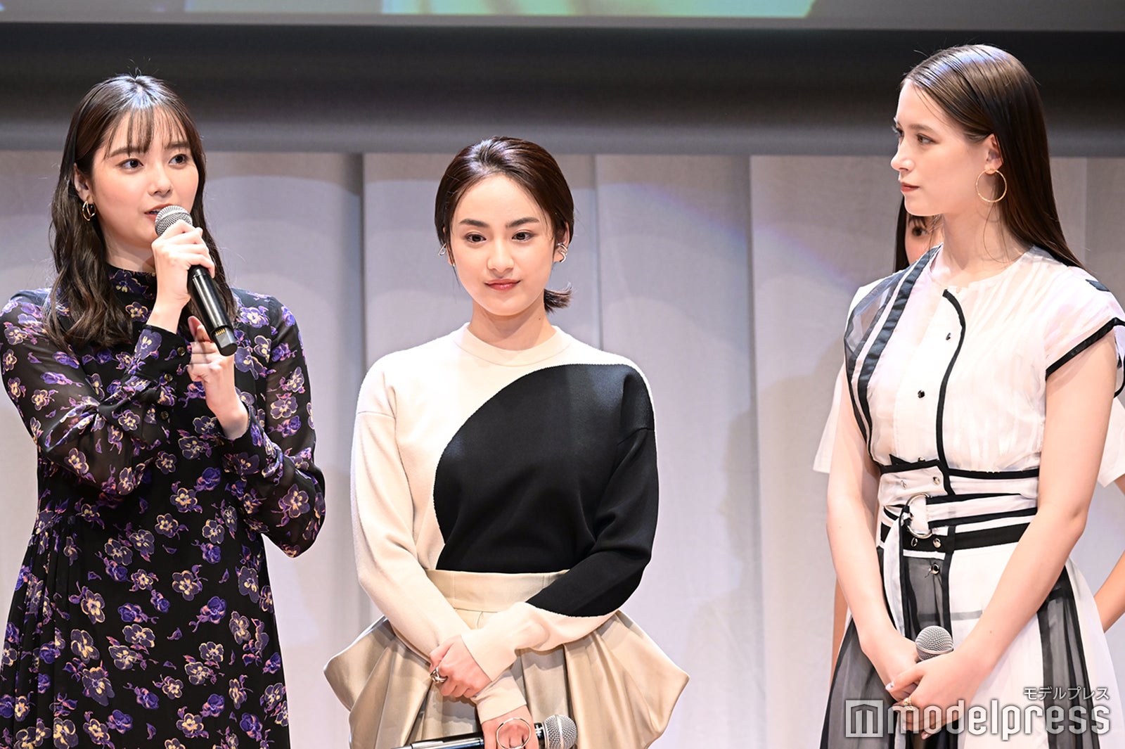 新川優愛、平祐奈、トラウデン直美 （C）モデルプレス