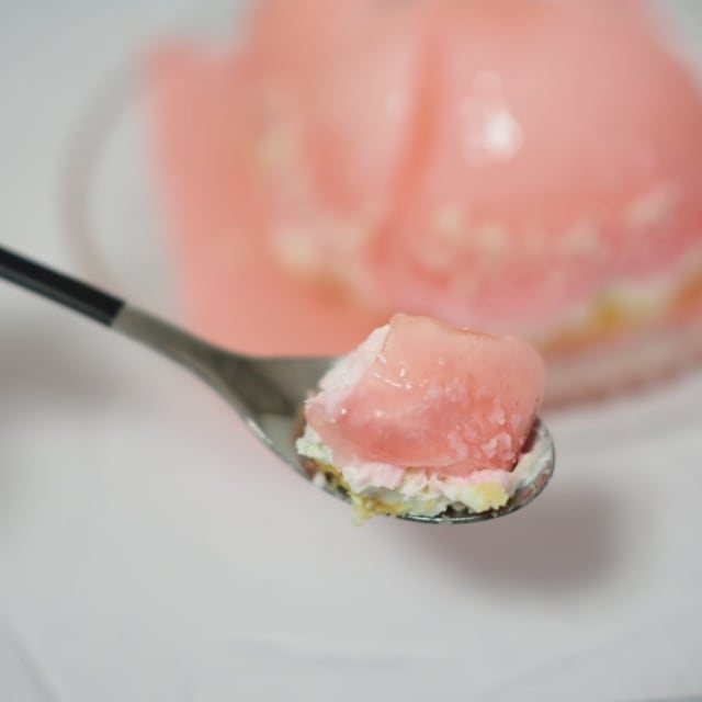 シャトレーゼスイーツまんまる白桃ケーキ