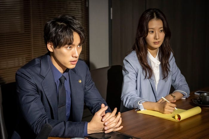 福士蒼汰、玄理「弁護士ソドム」第5話より(C)テレビ東京