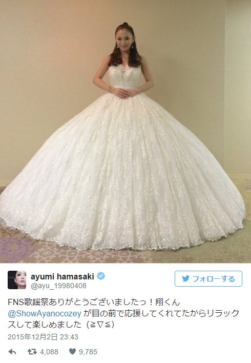 浜崎あゆみ、純白ドレスで「SEASONS」熱唱 「やはり名曲」「女神様