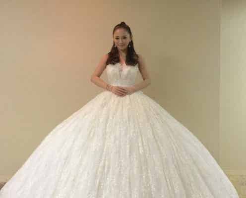 浜崎あゆみ、純白ドレスで「SEASONS」熱唱 「やはり名曲」「女神様」感動の声相次ぐ