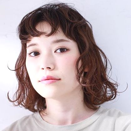 女性のスパイラルパーマってどんな髪型 くせ毛風がおしゃれなレングス別カタログ モデルプレス