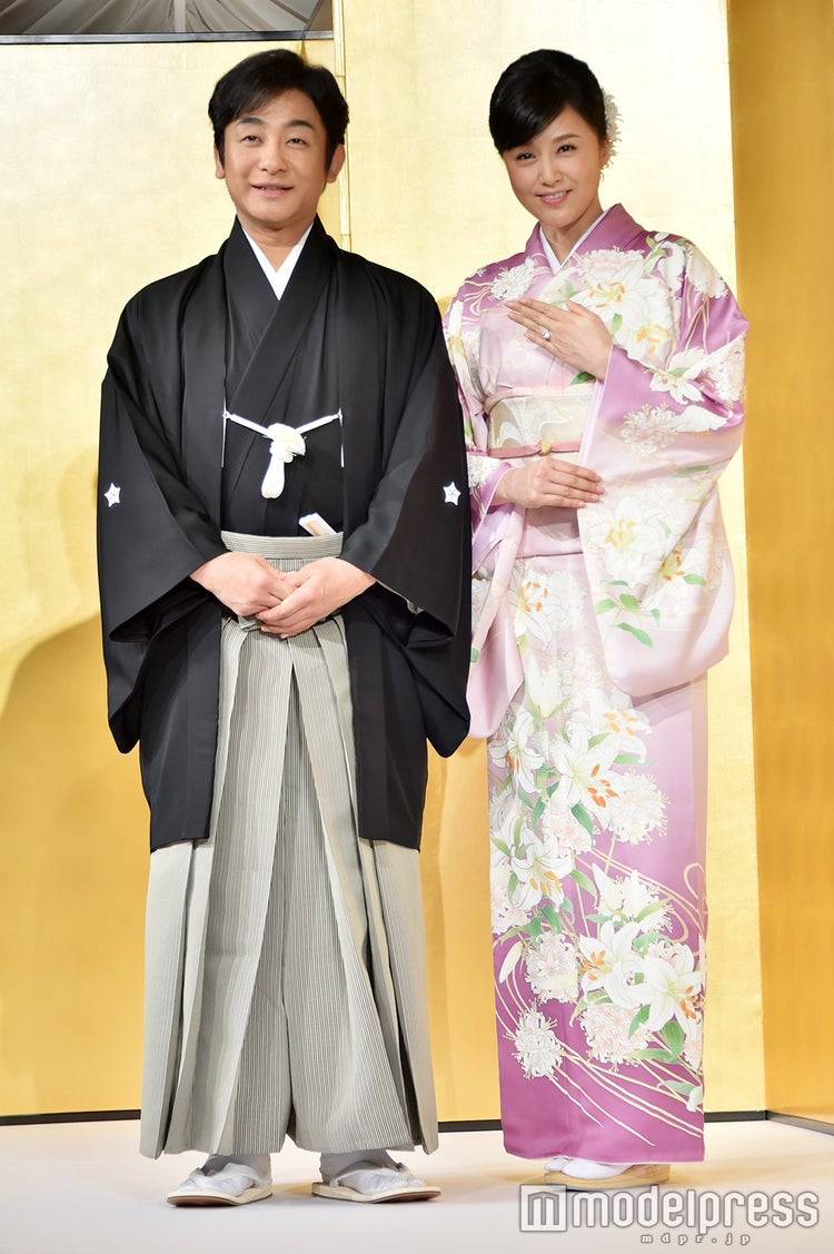 画像1 6 藤原紀香 3カラットダイヤ の指輪はどこのもの 華やか着物姿で 梨園の妻 に ファッションチェック モデルプレス