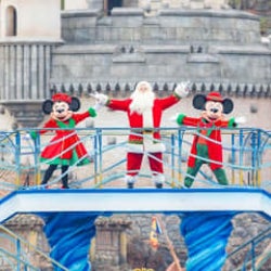 ディズニーのクリスマス装飾始まる 限定グッズやメニューも 大型ツリーは設置なし モデルプレス ディズニーのクリスマス装飾始まる 限定グッズやメニューも 大型ツリーは設置なし モデルプレス