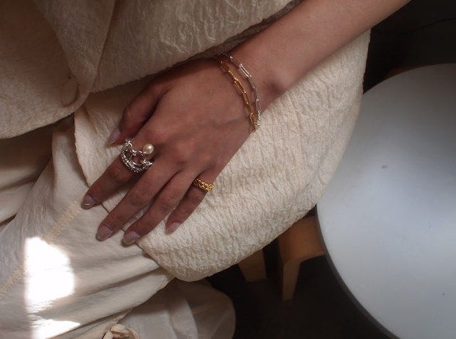 シンプルさにプラス♡夏のファッションに取り入れたい「アクセサリー」