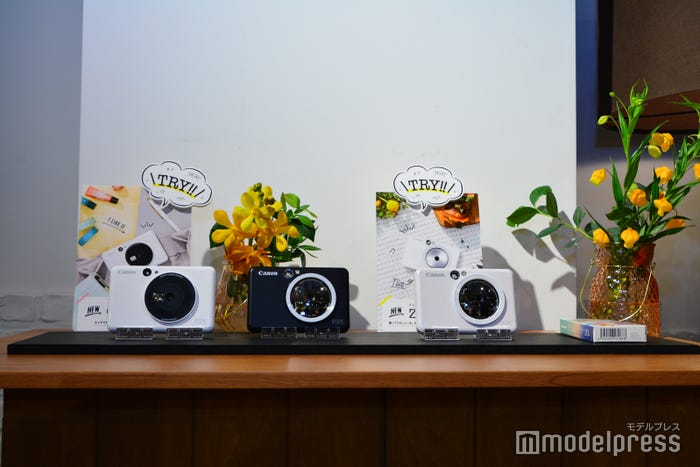 (左から)CV-123(ホワイト)、ZV-123(マットブラック)、ZV-123(パールホワイト)(C)モデルプレス