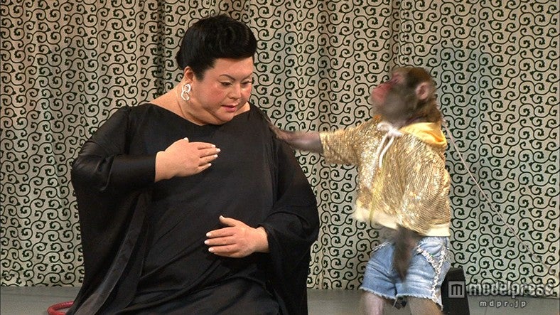 マツコロイド、猿回しに挑戦（C）日本テレビ