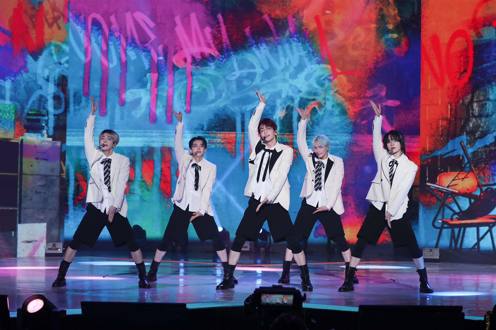 TOMORROW X TOGETHER（P）＆（C） BIGHIT MUSIC