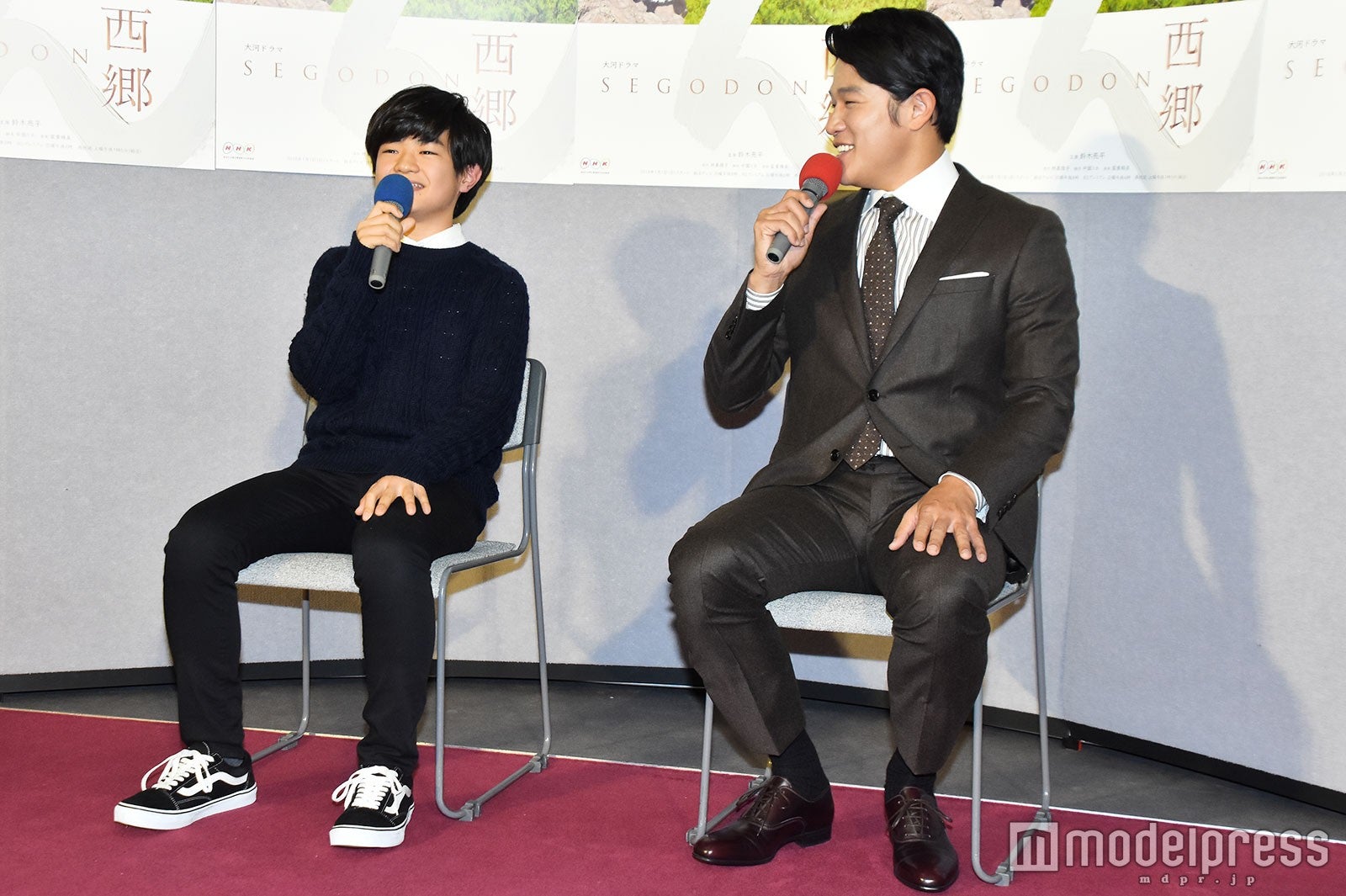 渡邊蒼、鈴木亮平 （C）モデルプレス