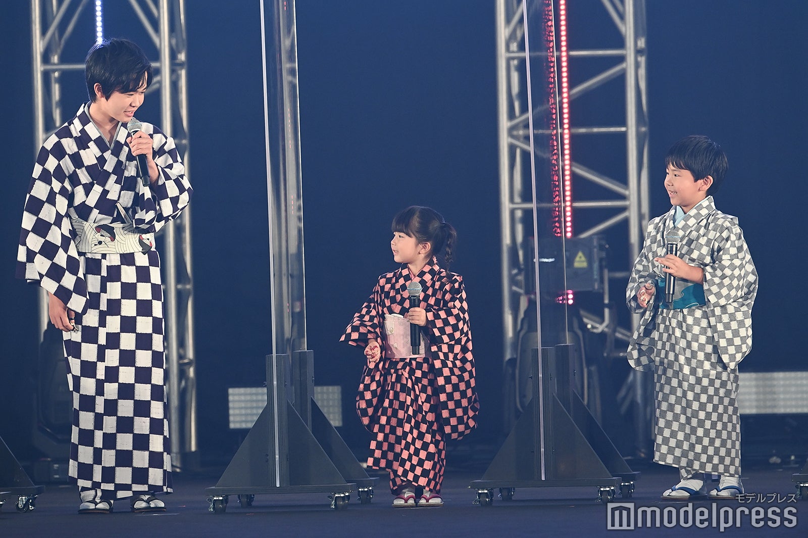 鈴木兄妹（C）モデルプレス