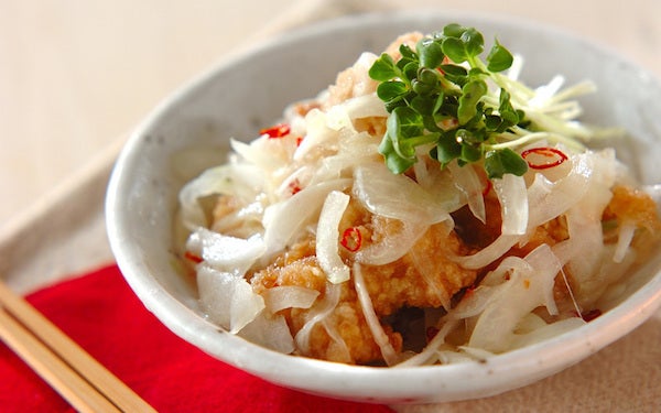 お惣菜でも作れる、サッパリとした鶏唐の甘酢玉ネギ和え