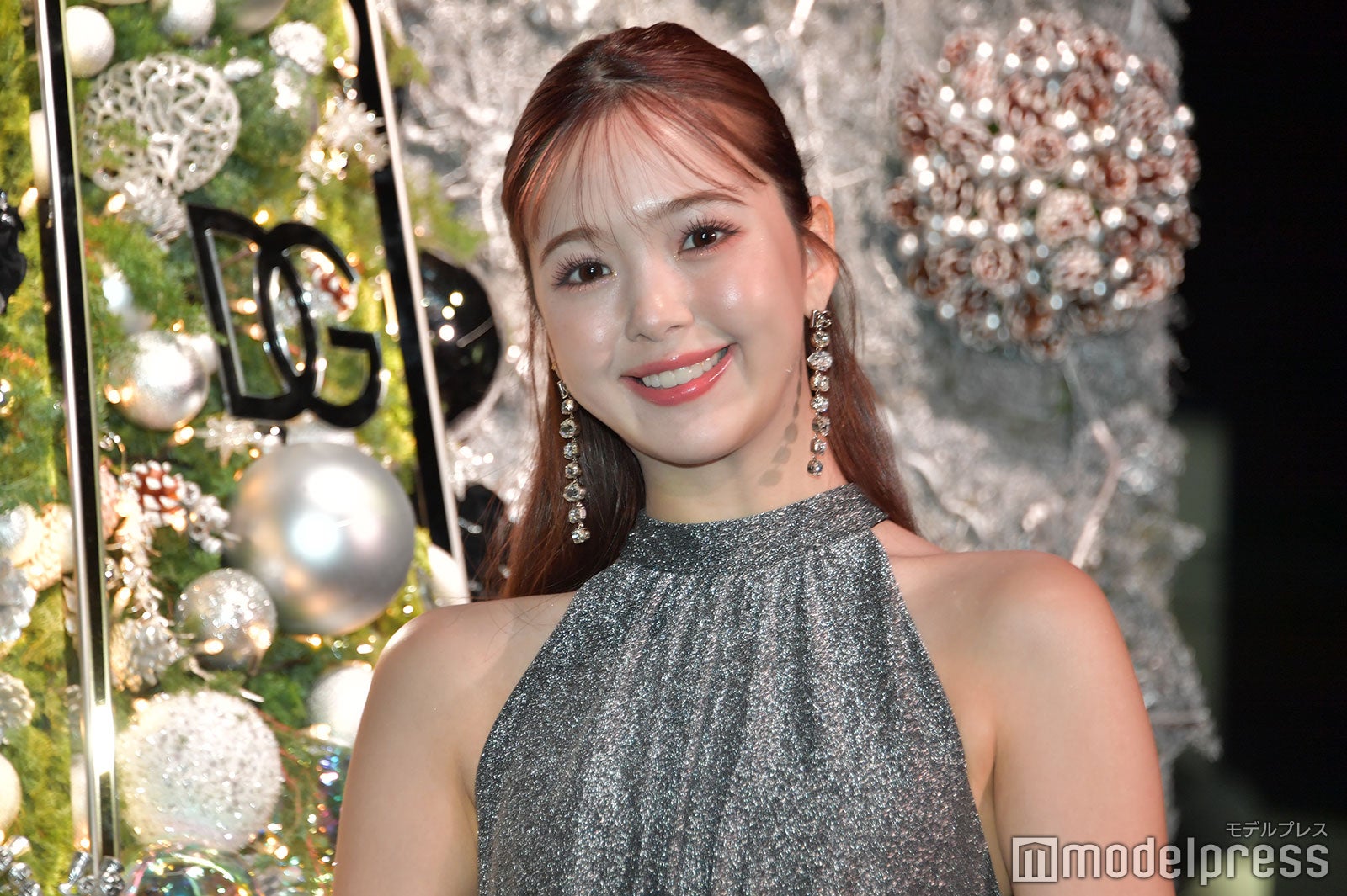 藤田ニコル、結婚後初のクリスマスの予定明かす ロングドレスで魅了＜ドルチェ＆ガッバーナホリデー＞