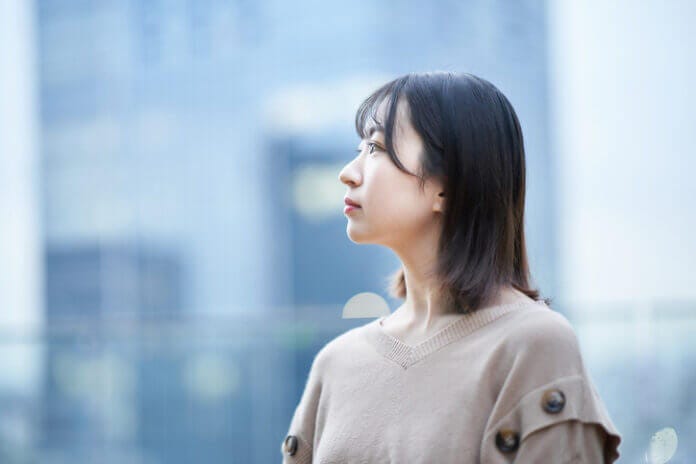 過剰な気遣いはNG。一歩引く意識を持とう