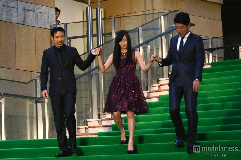 左から：EXILE・MATSU（松本利夫）、女優の宮崎香蓮、内片輝監督