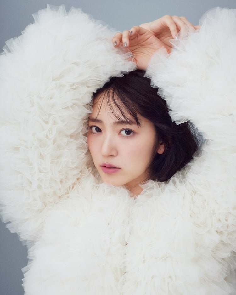 鈴木愛理】この秋、なに着る？トレンド感満載の「華やぎコーデ