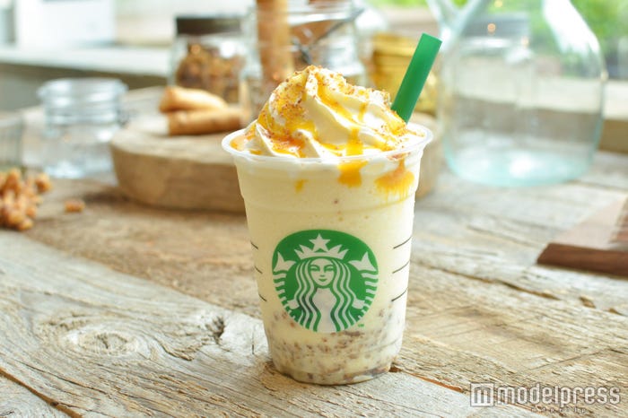 ゴールデン メイプル フラペチーノ(R) with キャンディ ウォルナッツ(C)モデルプレス