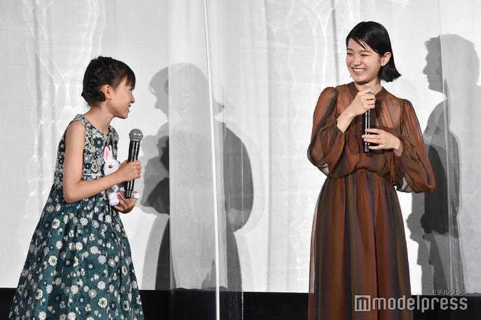 新津ちせ、蒔田彩珠(C)モデルプレス