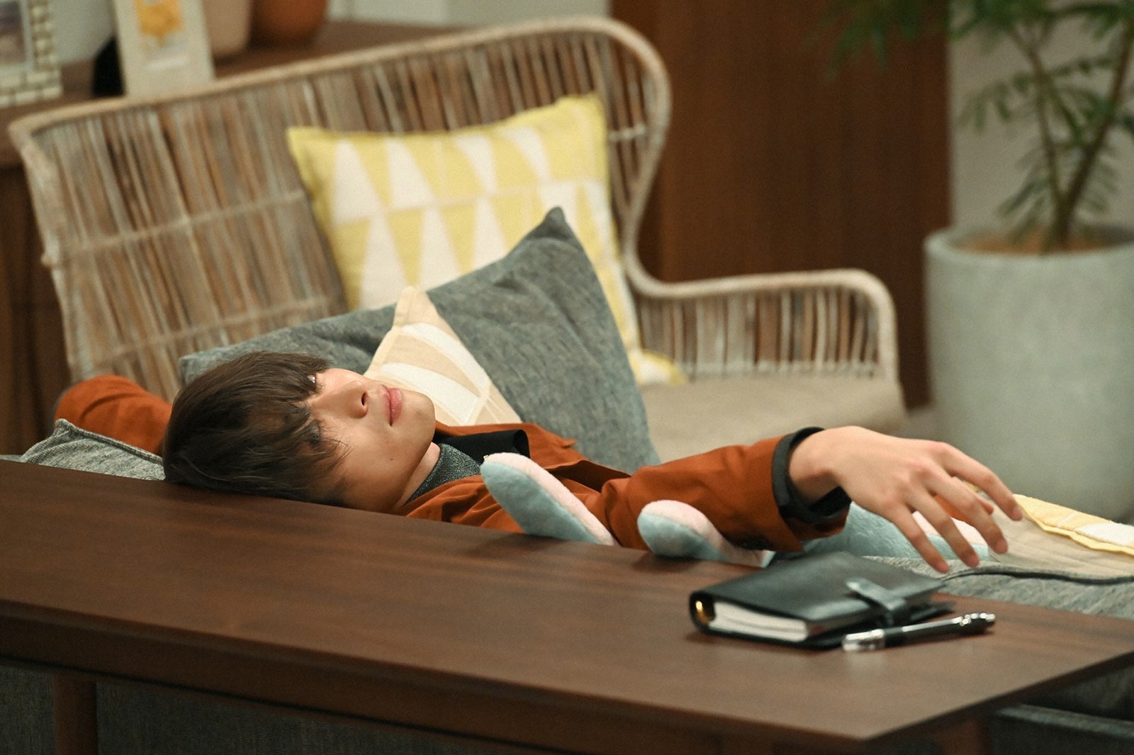 白洲迅「リコカツ」第6話より（C）TBS