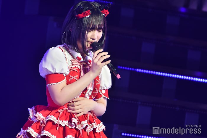 涙を見せる矢作萌夏「AKB48矢作萌夏ソロコンサート~みんなまとめてすちにさせちゃうぞ~」 (C)モデルプレス