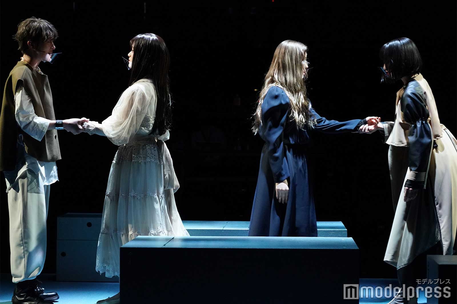 （左から2番目）松村沙友理「雨の塔」ゲネプロの様子（C）モデルプレス