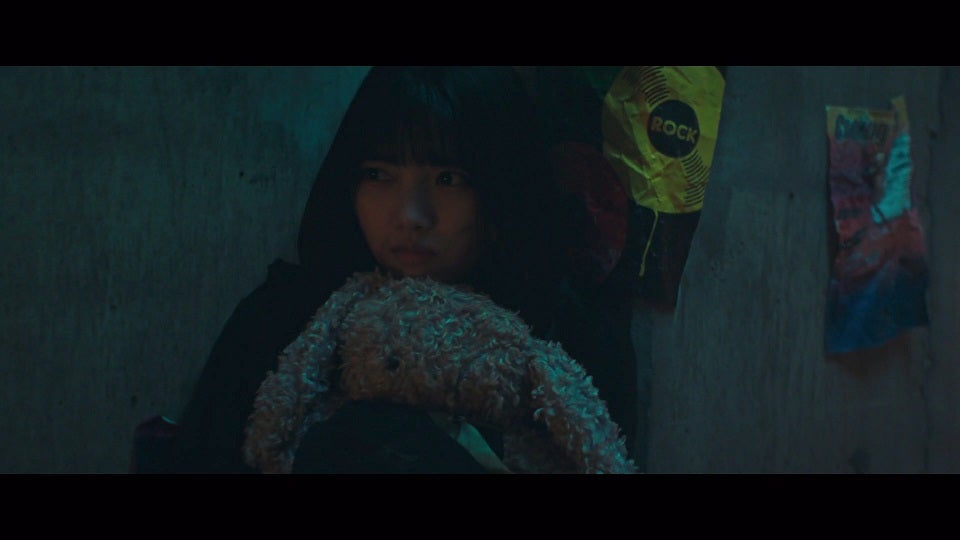欅坂46「黒い羊」MVより／（提供画像）