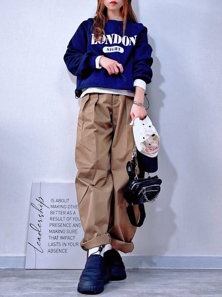 GUチノタックバレルパンツ　BEIGE　白靴下コーデ