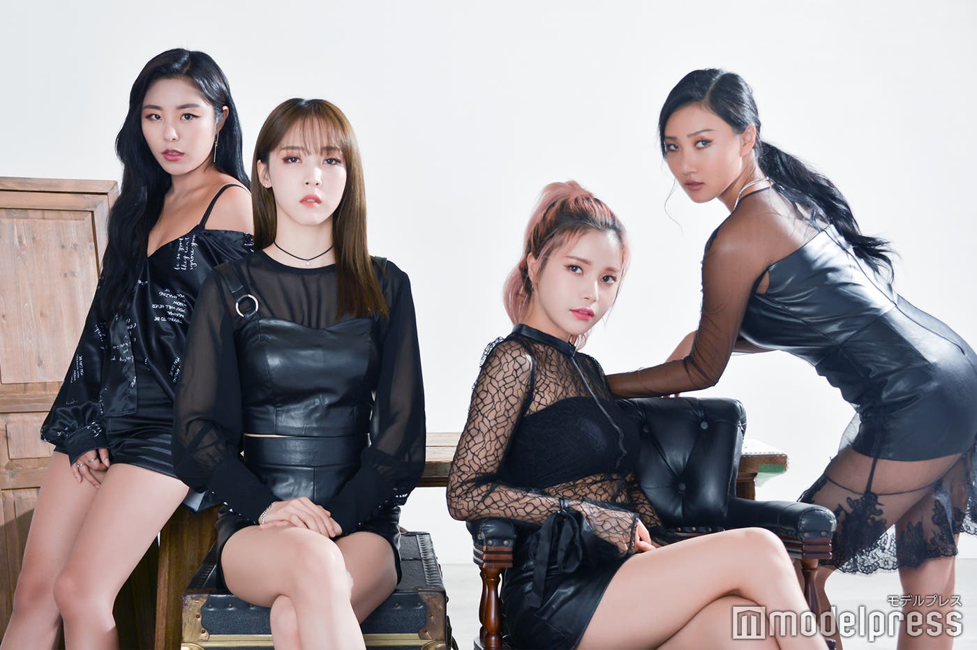 (左から)フィイン、ムンビョル、ソラ、ファサ(C)モデルプレス