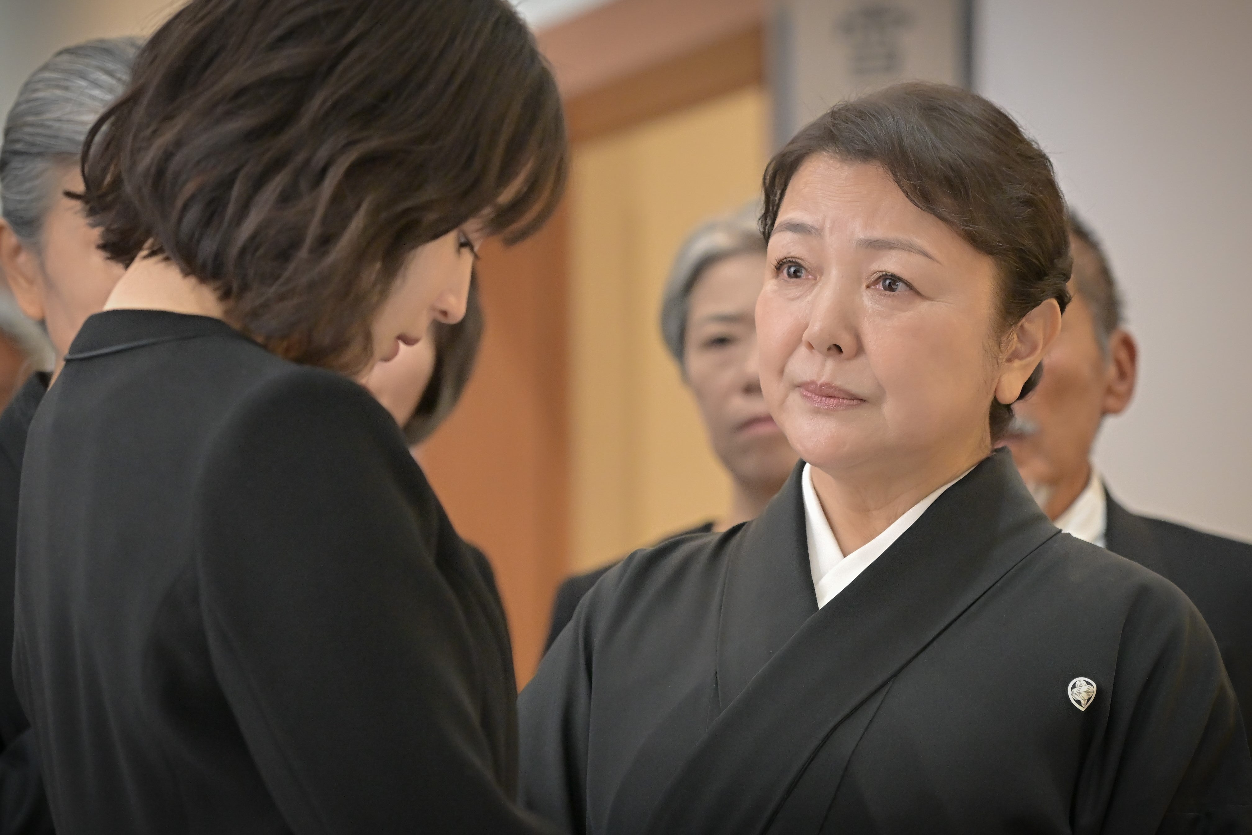 広瀬すず、原日出子「クジャクのダンス、誰が見た？」第1話（C）TBS