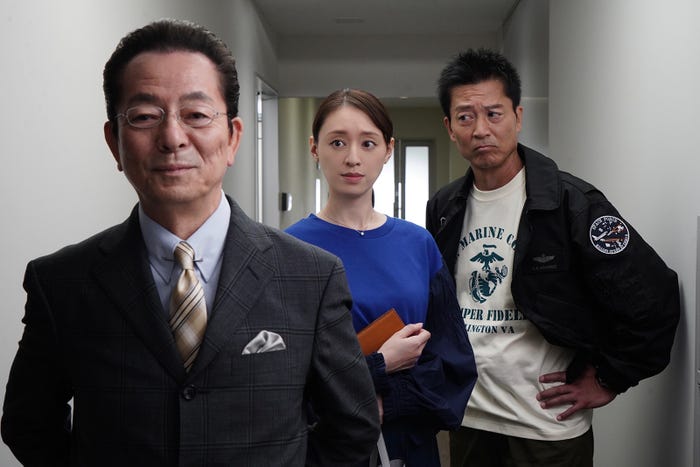 水谷豊、栗山千明、寺脇康文「相棒season22」第1話より(C)テレビ朝日