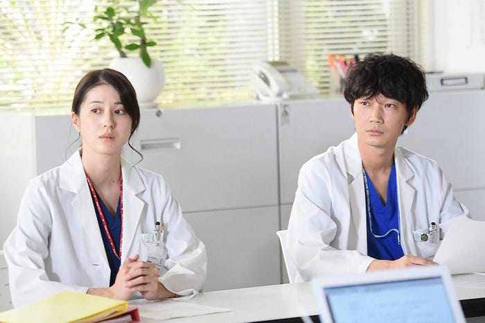 サクラ 綾野剛 想い告白 医師である意味とは コウノドリ 第10話あらすじ モデルプレス サクラ 綾野剛 想い告白 医師である意味とは コウノドリ 第10話あらすじ モデルプレス
