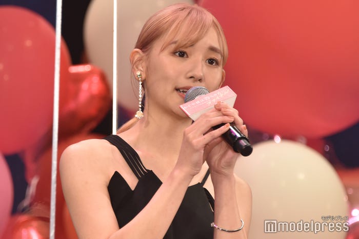 浅川梨奈(C)モデルプレス