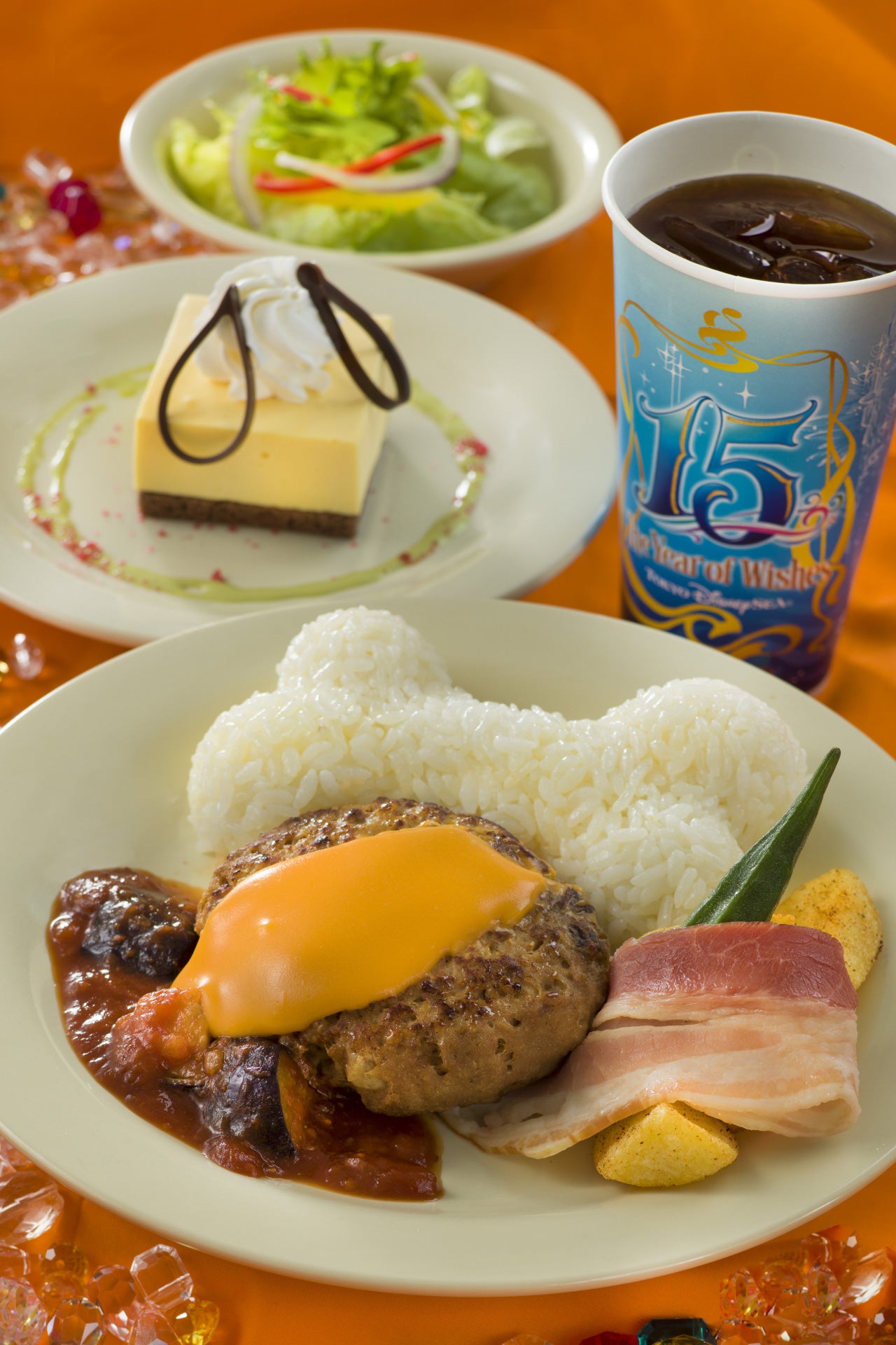 「ユカタン・ベースキャンプ・グリル」スペシャルセット￥1580（C）Disney