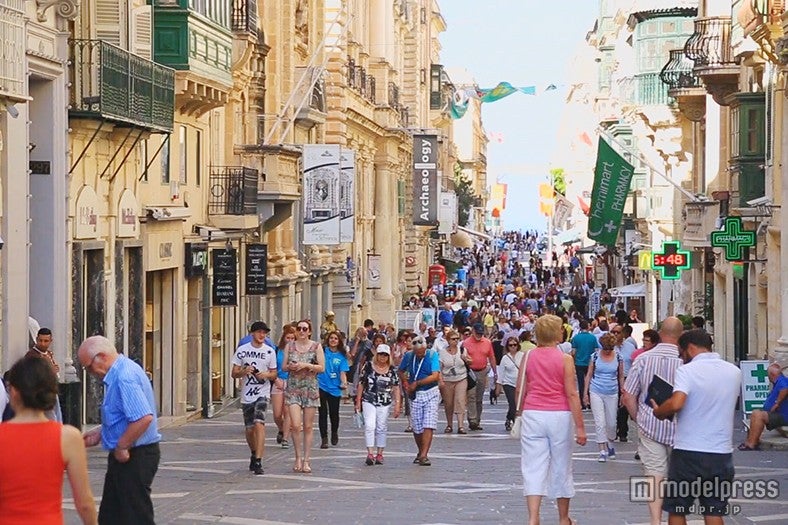 はちみつ色の建築物が特徴の首都・ヴァレッタ／画像提供：TBS